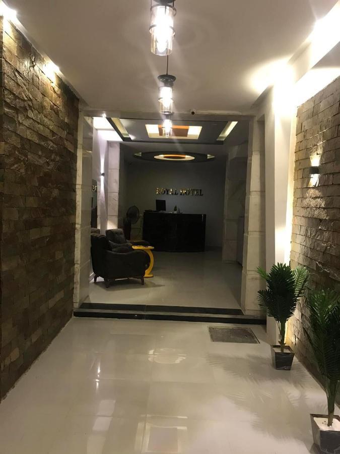 Royal Hotel Qinā Extérieur photo